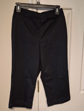 Alfred Dunner Black Crop Capris with Embroidered Hem
